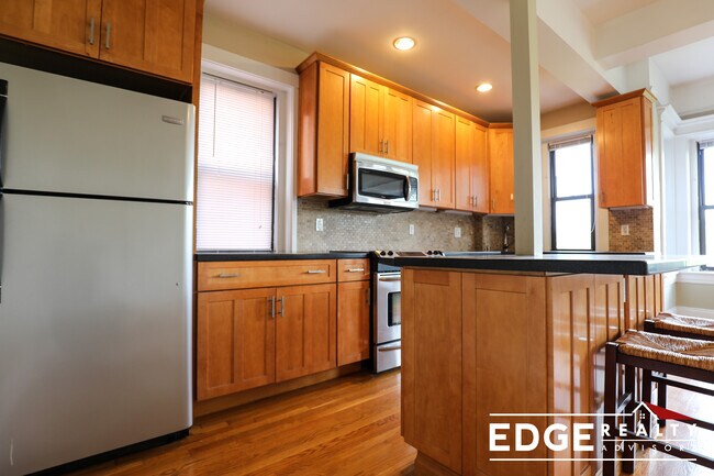 Photo - 79 Carlton St Unit 1