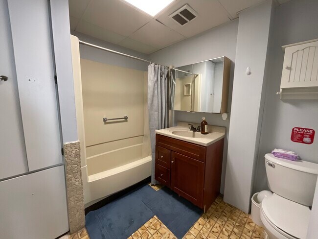 8 7th St Unit 1