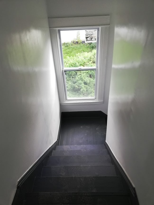 Building Photo - 320 Rowland St