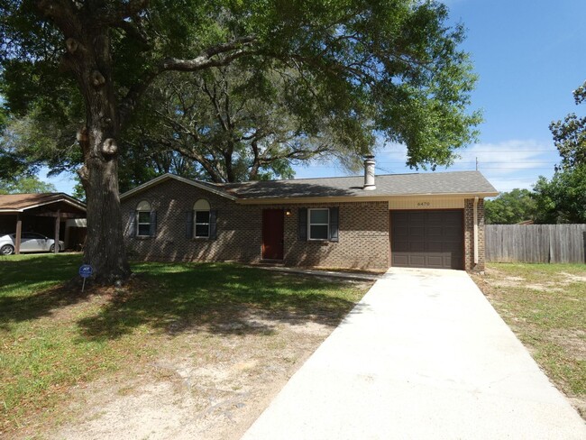 Charming 3 bedroom, 2 bath home convenient... - Charming 3 bedroom, 2 bath home convenient...