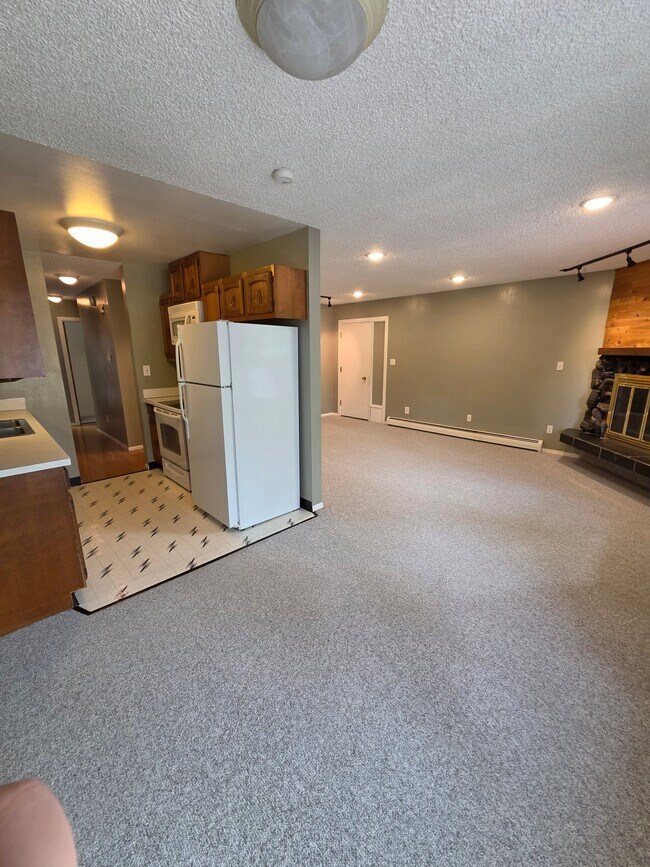 5631 Renee Cir