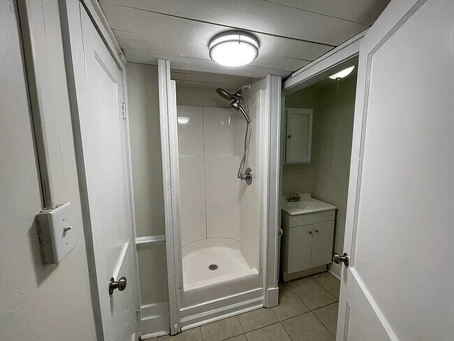 Lauderdale - Lauderdale