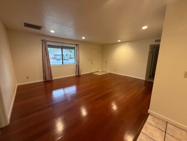 Photo - Spacious 3 Bedroom 2 Bath Contact Property Pros Property Management
