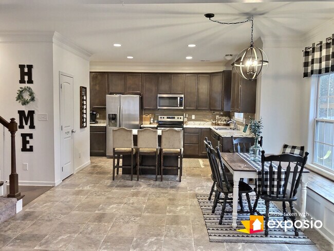 Photo - 7403 Ladd Rd