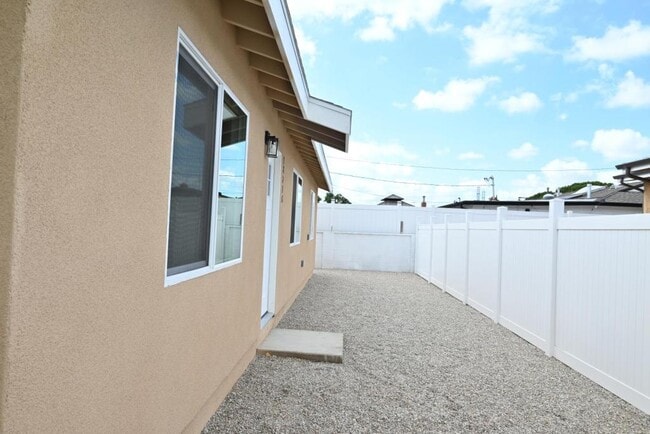 Building Photo - 18216 Yukon Ave Rental