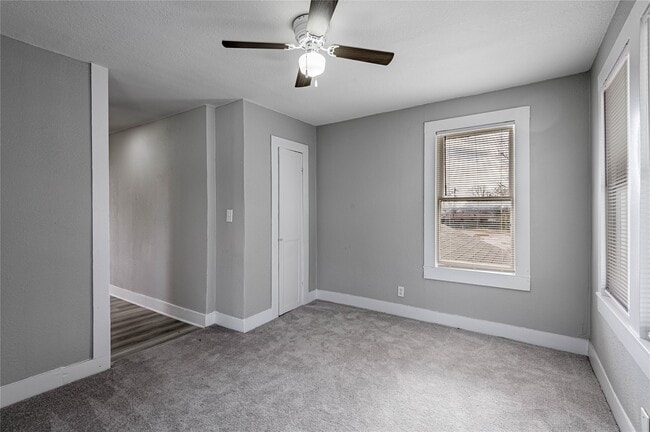 Photo - 200 W Caroline St