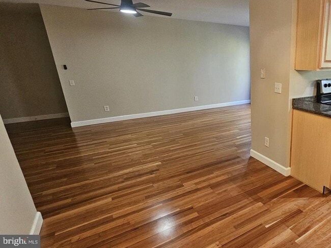 Building Photo - 12012 Golf Ridge Ct Unit 102