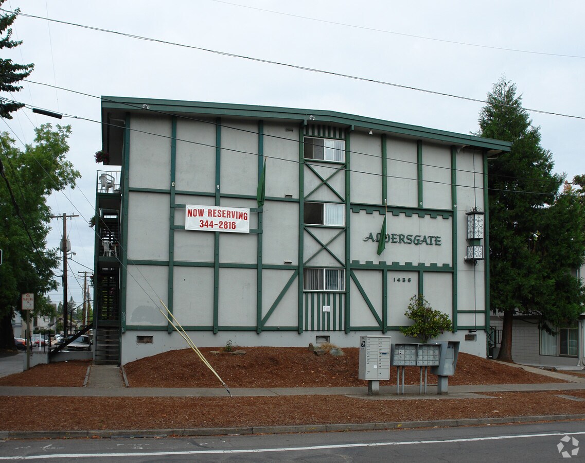 Aldersgate Apartments - Aldersgate Apartments