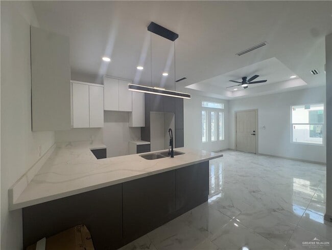 1303 Rosewood Ln Unit 3