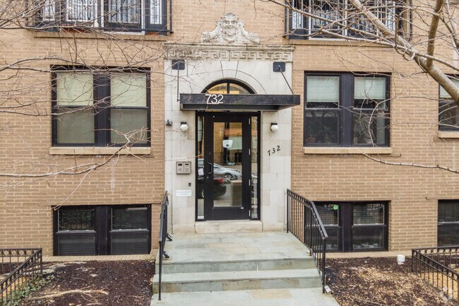 Entrance - 732 Lamont St NW