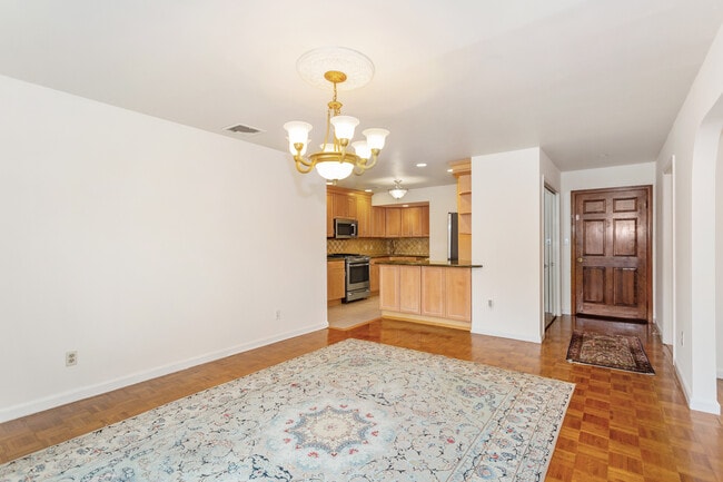 Photo - 130 N 7th St