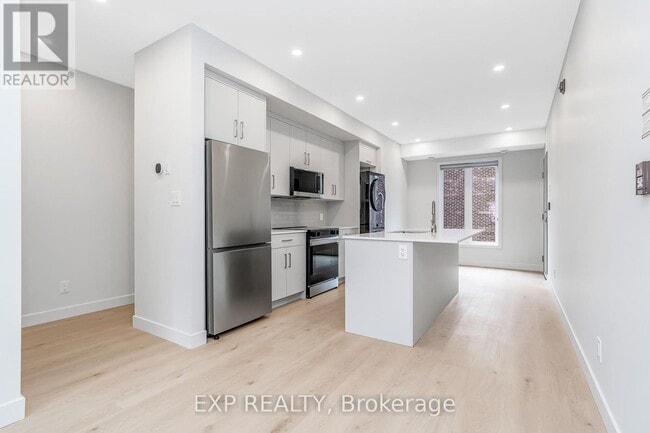 Photo - 1267 Summerville Ave