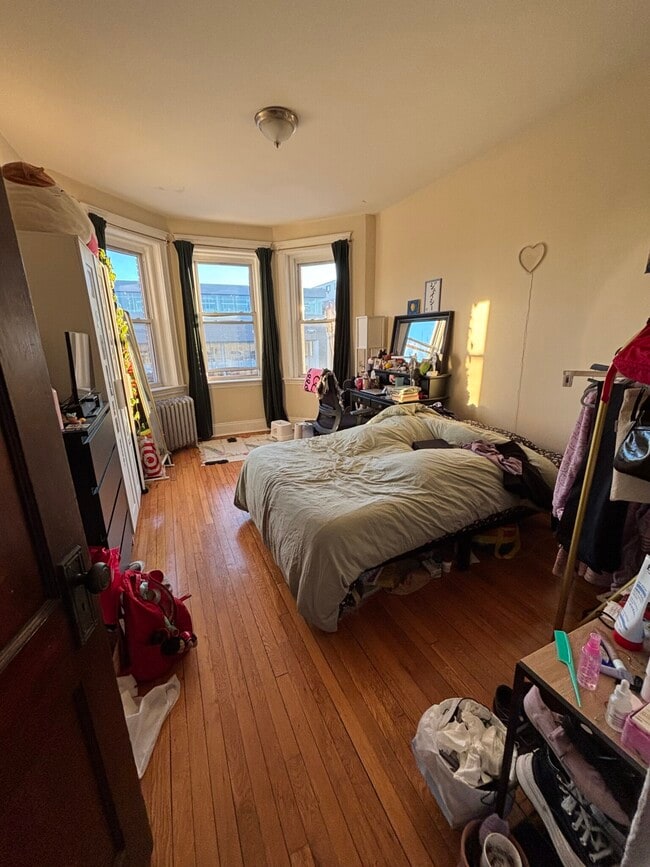 Building Photo - 28 Symphony Rd