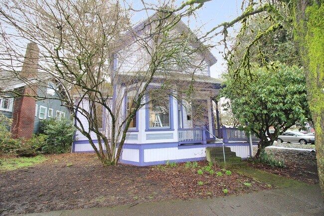 Photo - 4 Bed/2 Bath SE Hawthorne Historic Victorian