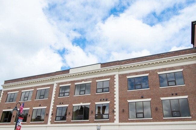 639 Main St Unit 305