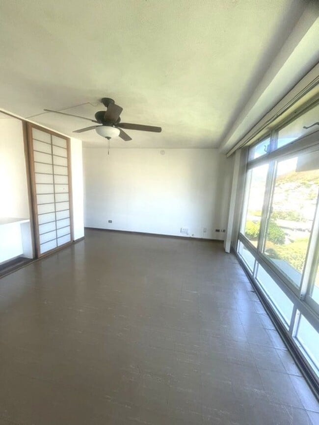 Photo - Queen Emma Gardens- King Tower Apt. # 1547 Unidad 1547