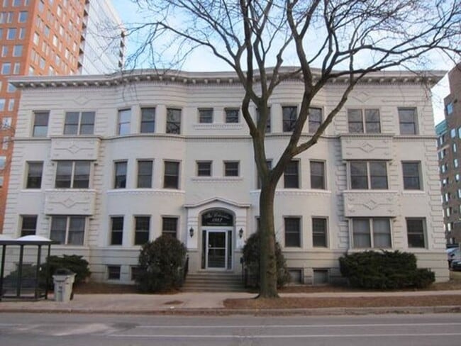 Building Photo - Available September 2026 Large Remodeled 1 Bedroom Apartment with Free Heat! Unit 1B