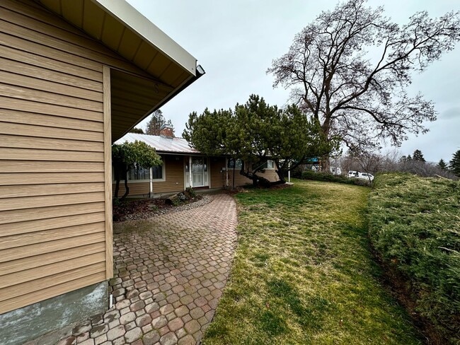 Photo - 3 Bedroom 2 1/2 Bath House