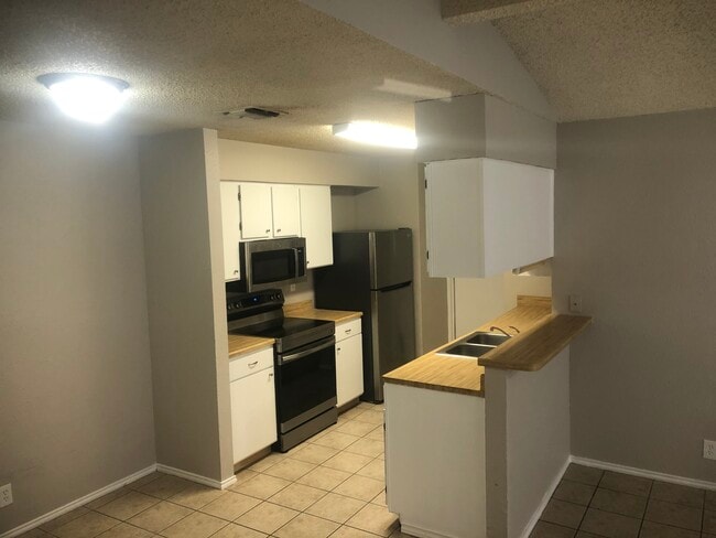 Photo - 7257 Lansbury Dr