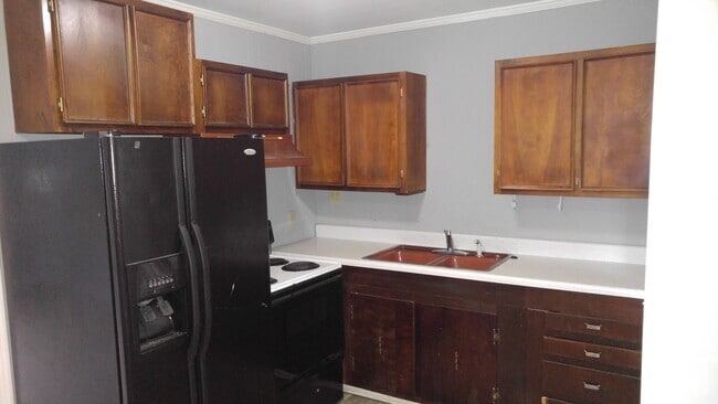 Building Photo - 655 E 4th St Unit b Rental