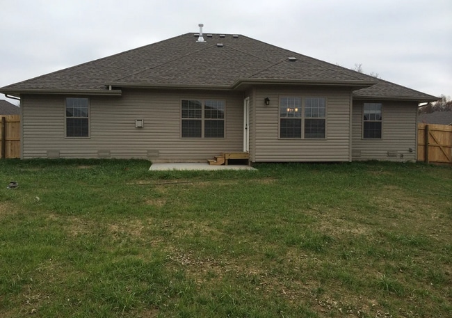 Photo - Fully Fenced 4 Bedroom Home - Pearson Park/Strafford MO