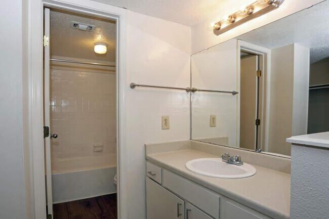 Photo - 3 bedroom in Austin TX 78704 Unit 3018