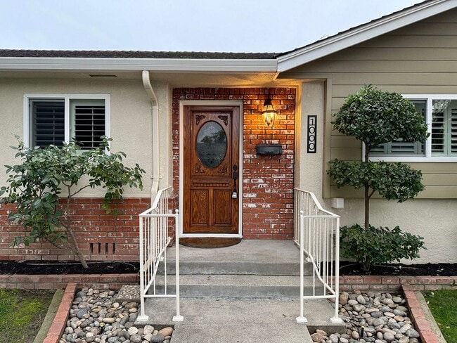 Photo - Conveniently located single story home!