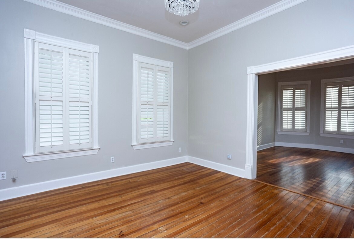 Photo - 1247 Oxford St