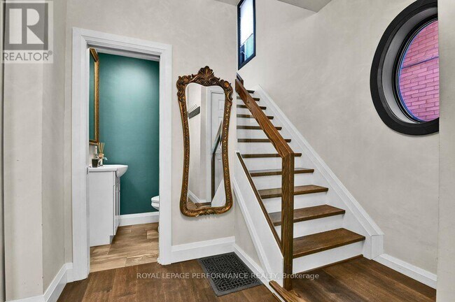 Photo - 168 Stewart St