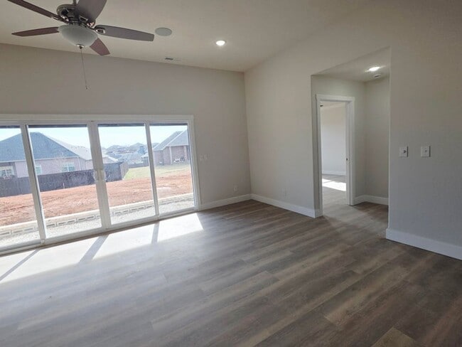 Photo - 838 E Crystal Ave