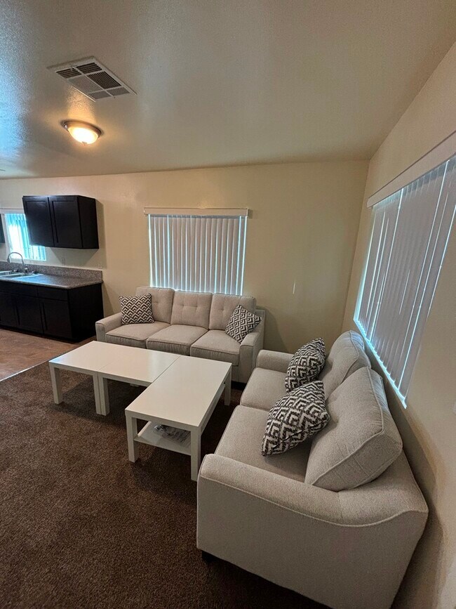 Photo - 239 E 104th St