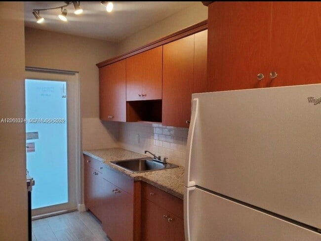 Photo - 8035 Byron Ave Unit 2