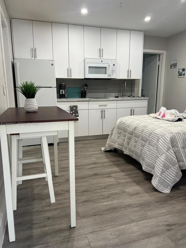 Photo - 222 SW 8th St Unit C