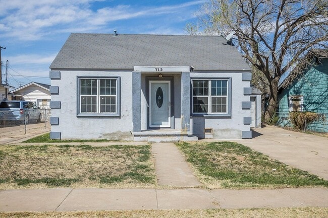 Building Photo - Take a look at this cute open concept 3 be...