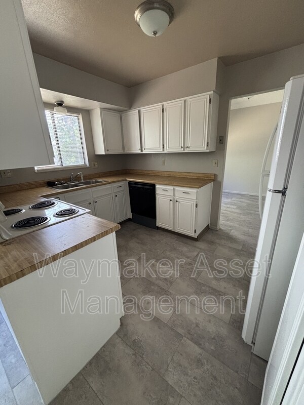 Photo - 6625 Snowbird Dr
