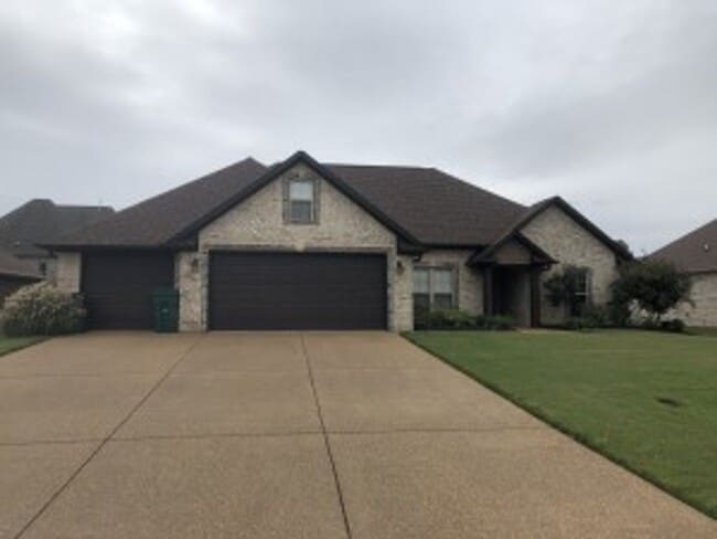 Building Photo - Your Perfect Home! Medina School Zone