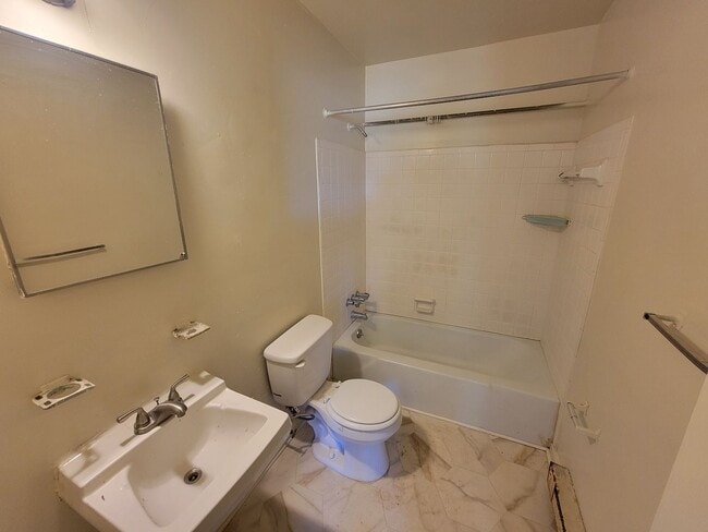 Photo - 518 W Florida St Unit B