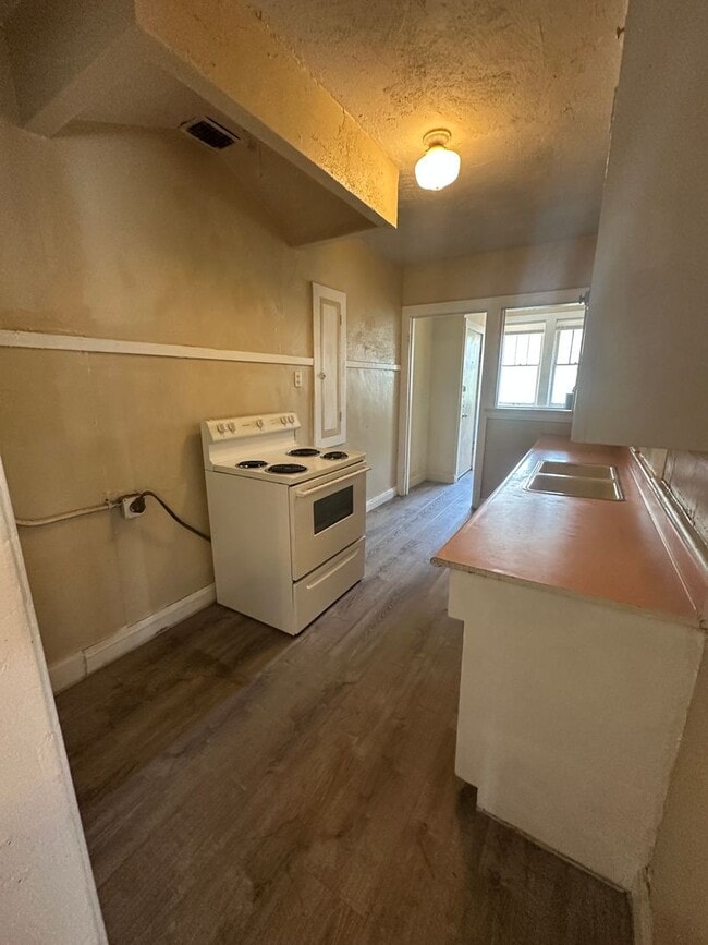 Photo - 412 SE 15th- Four Plex Unit 3