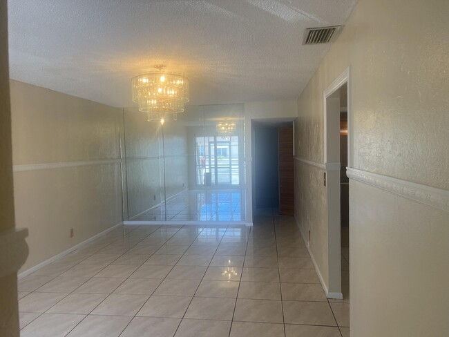 Building Photo - 2073 E Bond Dr Rental