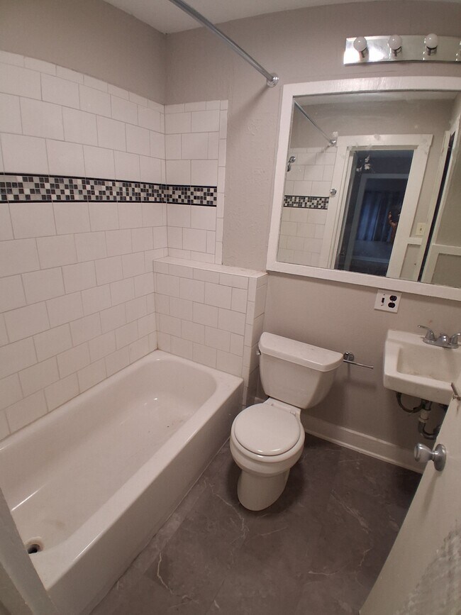 Photo - 1610 Breeden Ave Unit Small one bedroom