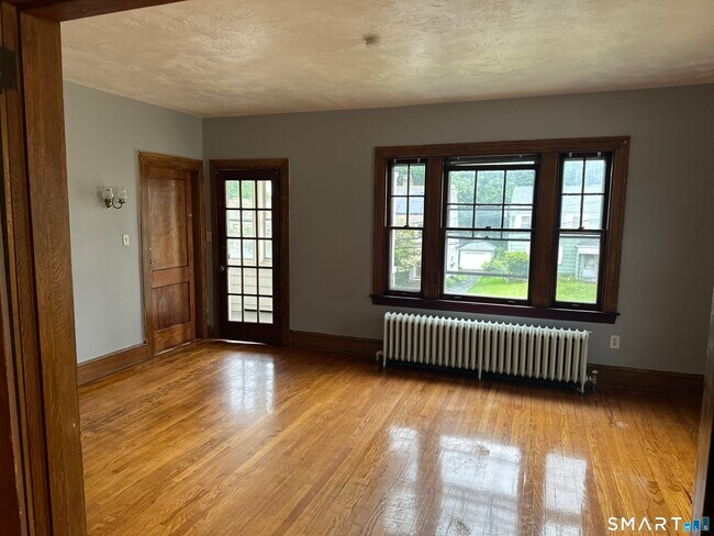 35 Woodmere Rd
