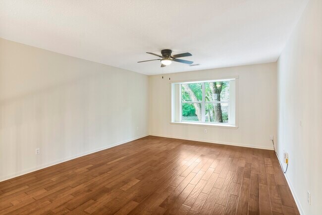 Photo - 76 S Piper Trace