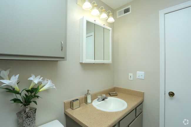 1BR - Bathroom