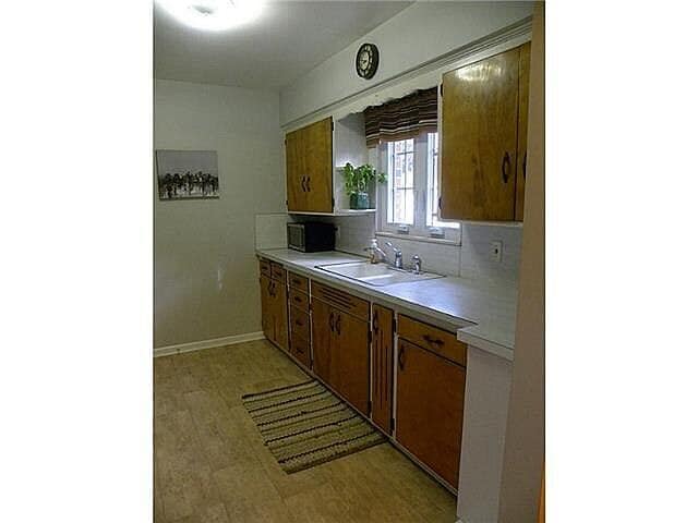 Photo - 2843 Castleton Ave