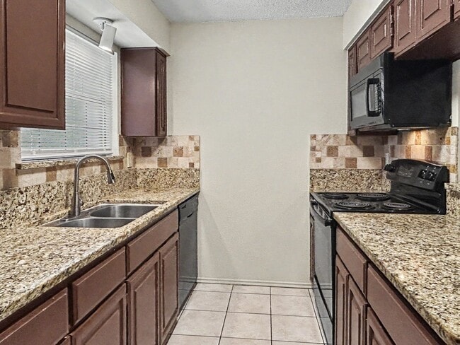 12446 Starcrest Dr