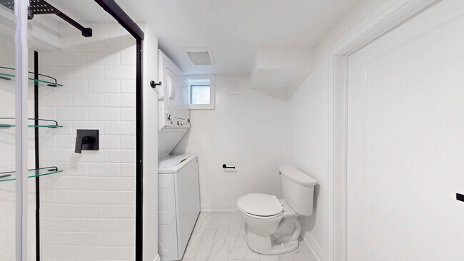 Photo - 253 Oakwood Av