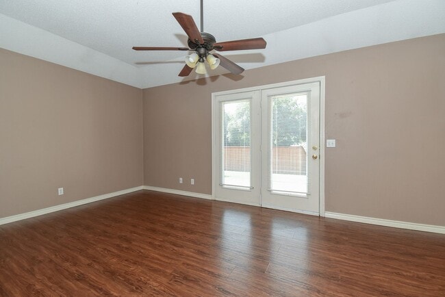 Photo - Nice Three Bedroom Duplex in Commerce in a...