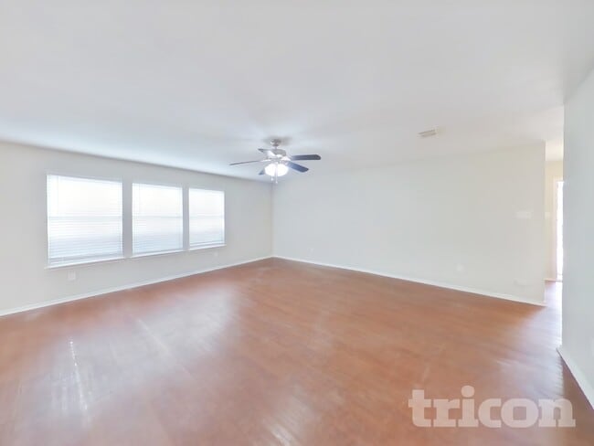 Photo - 2057 Wildwood Dr