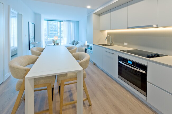 Photo - 1 Square Phillips