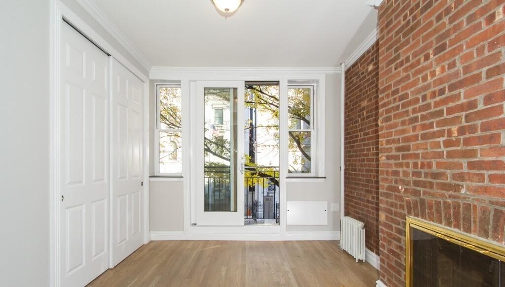 Photo - 102 E 7th St Unidad 4